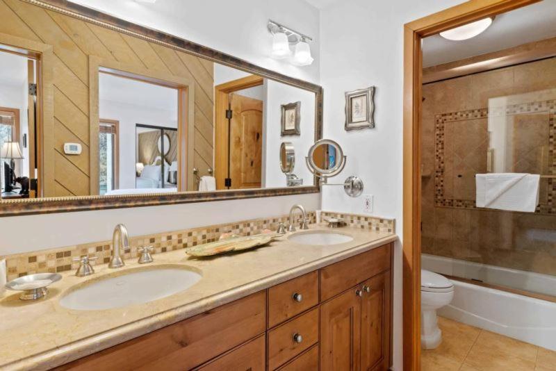 Ridgepoint Townhome 198 By East West Hospitality Beaver Creek Exterior photo